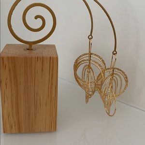 Multiple circles 3D gold plated earrings